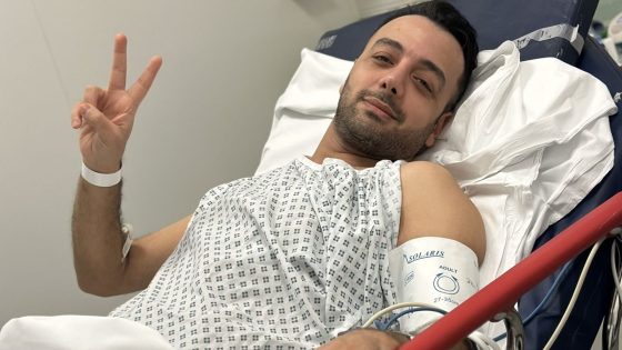 Pouria Zeraati: Iranian journalist shares defiant photo of himself from hospital bed after being stabbed in London | UK News – MASHAHER