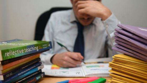 Nearly a quarter of teachers use alcohol to cope with stresses of the job, survey suggests | UK News – MASHAHER