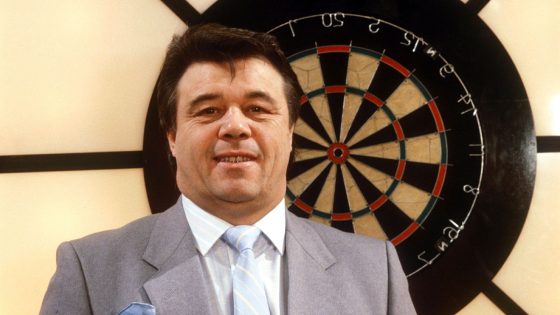 Tony Green: Bullseye darts legend dies aged 85 after battle with Alzheimer’s | Ents & Arts News – MASHAHER