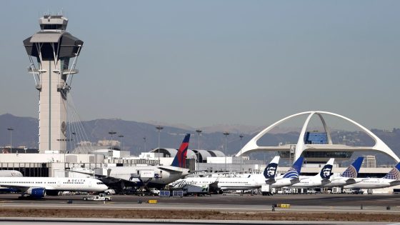 Mexico-bound plane lands in LA in 4th emergency this week for United Airlines – MASHAHER