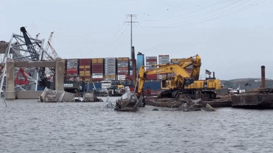 Removal of Debris, Shipping Containers Continues at Site of Baltimore Bridge Collapse – MASHAHER