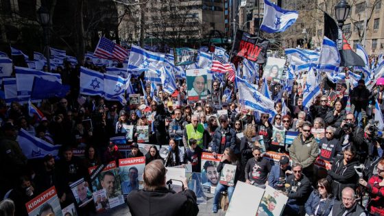 At Rally for Hostages, Nadler Is Booed After Calling for Gaza Aid – MASHAHER