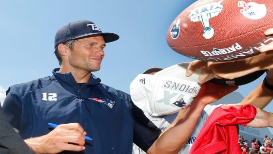 Tom Brady accused of ruining collectibles with shoddy autograph at $3,600 event: ‘It’s horrible’ – MASHAHER