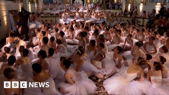 Ballerinas break world record standing ‘en pointe’ – MASHAHER