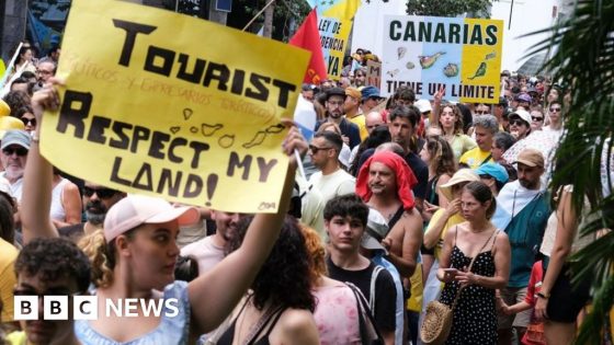 Thousands rally against Canary Islands mass tourism – MASHAHER