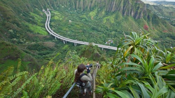 Tourists continue to visit Hawaii’s Haiku Stairs even as it gets removed for overtourism – MASHAHER