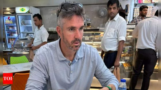 'Name the food?': Pietersen dips fingers into 'Delhi delicacy' – MASHAHER