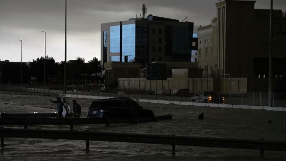 Heavy Rain and Floods Disrupt Dubai Airport and Kill 18 in Oman – MASHAHER