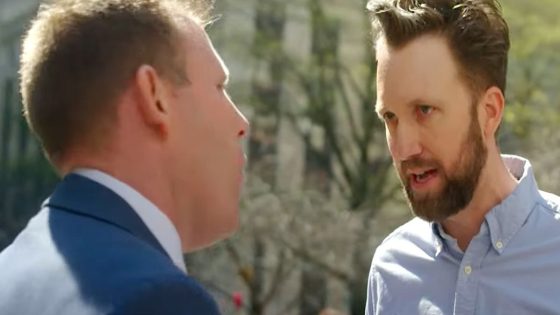 Jordan Klepper Has Mind-Melting Encounter With Trump Supporters Outside NY Trial – MASHAHER