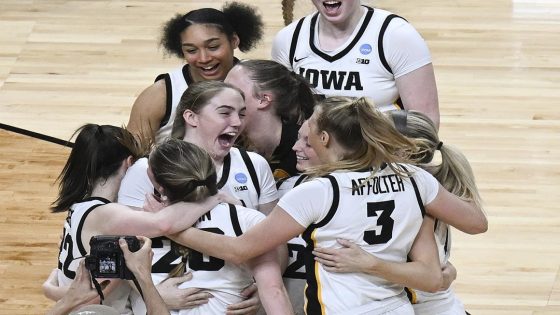 Caitlin Clark leads Iowa back to Final Four, scoring 41 points in 94-87 win over defending champ LSU – MASHAHER