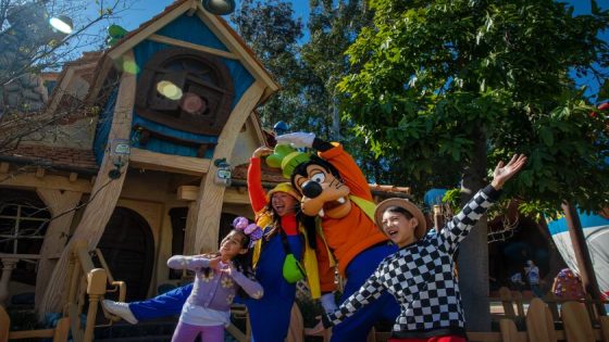 Goofy is sued for negligence, inflicting trauma, in Disneyland collision – MASHAHER