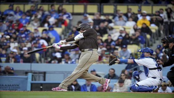 Dodgers fan pulled switcheroo after catching ‘a hated Padre’ homer. Why did he keep the ball? – MASHAHER