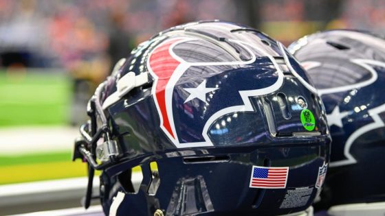 Texans unveil new H logo on alternate helmets – MASHAHER