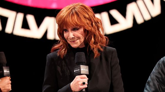 Rumor Alleges Reba McEntire Faces ‘Serious Charges’ and Asked for Prayers Regarding Fox News Lawsuit. Here’s the Truth – MASHAHER