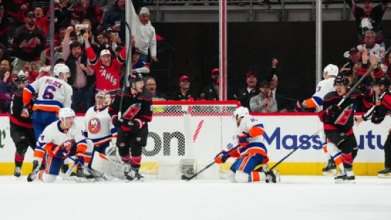 Islanders blow 3-0 lead, fall to Hurricanes 5-3 in Game 2 – MASHAHER