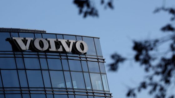 UAW ‘extremely disappointed’ with Volvo’s Mexico plant decision – MASHAHER