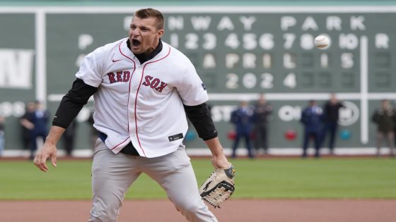 Rob Gronkowski’s first pitch before the Red Sox’s Patriots’ Day game was typical Gronk – MASHAHER