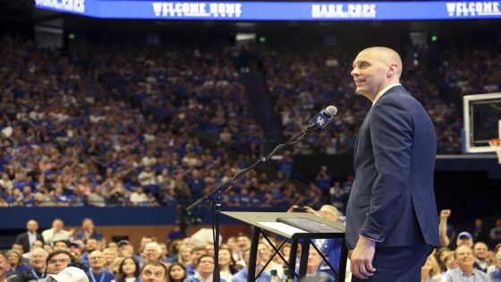 Thousands of Kentucky fans welcome Mark Pope home to Rupp Arena — and turn the page on John Calipari – MASHAHER