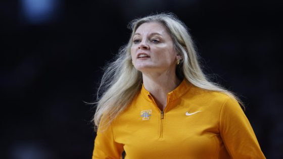 Tennessee dismisses women’s basketball coach Kellie Harper after five seasons – MASHAHER