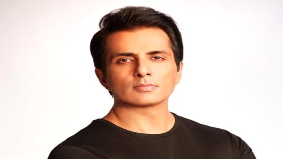 Sonu Sood aids free IAS coaching scholarships to the underprivileged, says, “IAS ban, desh bana” : Bollywood News – MASHAHER