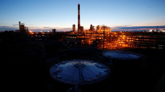 Major Russian refinery hit by Ukrainian drone 1,300 km from the front lines – MASHAHER