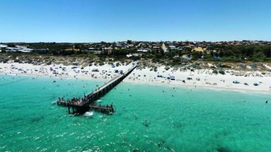 Beachgoers warned to stay out of water after algal bloom erupts along coastline – MASHAHER