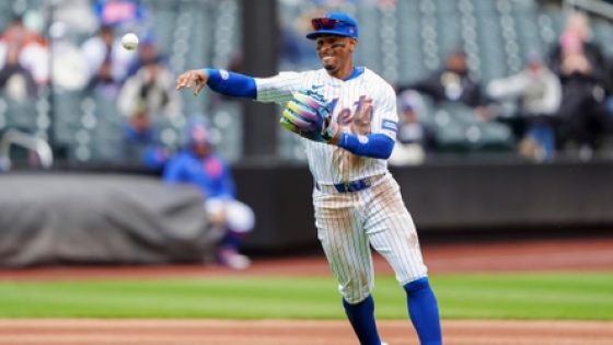 SEE IT: Francisco Lindor receives standing ovation from Mets fans – MASHAHER