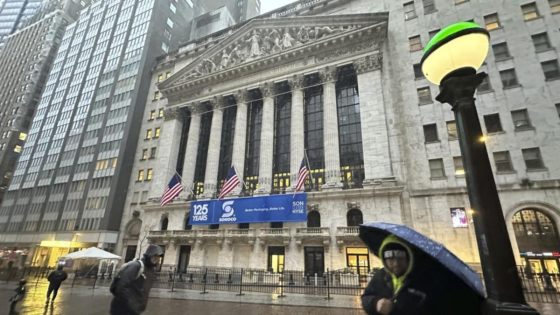 Wall Street slips as yields climb on strong US data – MASHAHER