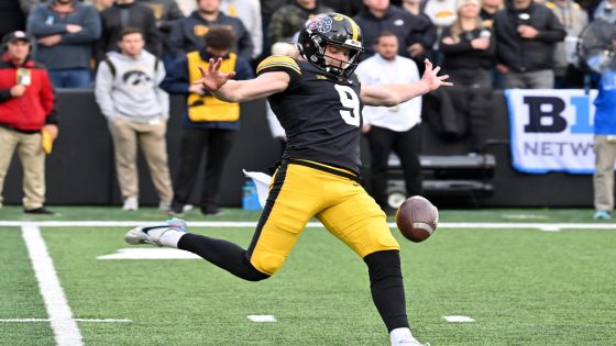 NFL Draft: A punter goes off the board in 4th round as Bears take Iowa’s Tory Taylor – MASHAHER