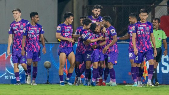 ISL 2023-24: Kerala Blasters secures fifth spot before playoffs with solid 3-1 win against Hyderabad FC – MASHAHER