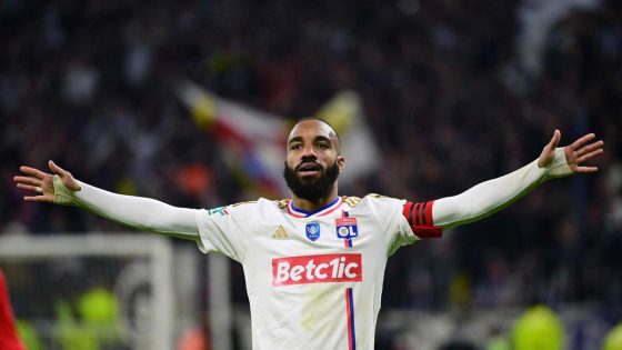 Lacazette scores twice as Lyon beats Valenciennes 3-0 to reach French Cup final – MASHAHER