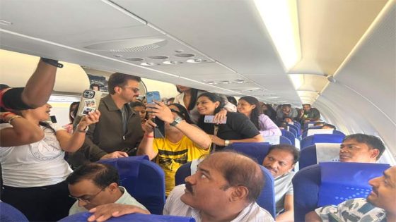 Anil Kapoor makes fans’ day with in-flight selfie session : Bollywood News – MASHAHER