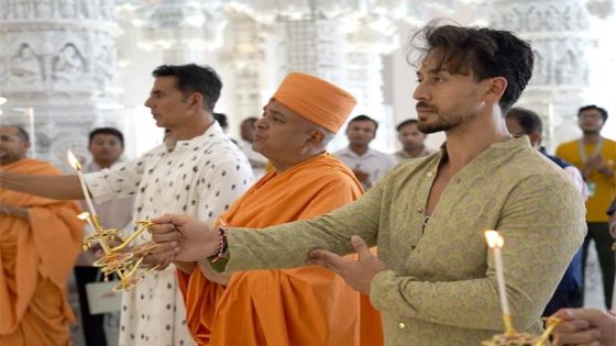 Bade Miyan Chote Miyan stars Akshay Kumar, Tiger Shroff seek blessing at BAPS Hindu Mandir in Abu Dhabi, watch : Bollywood News – MASHAHER