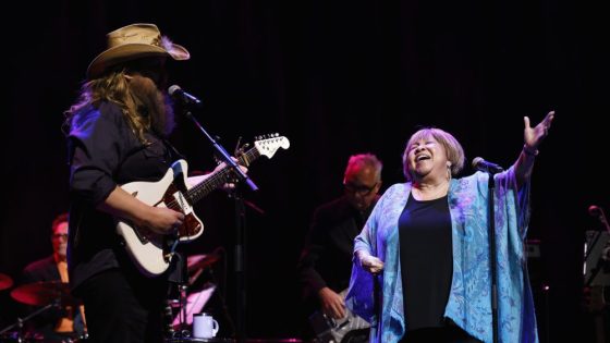 Mavis Staples Turns 85 Joined by Chris Stapleton, Hozier, Black Pumas – MASHAHER