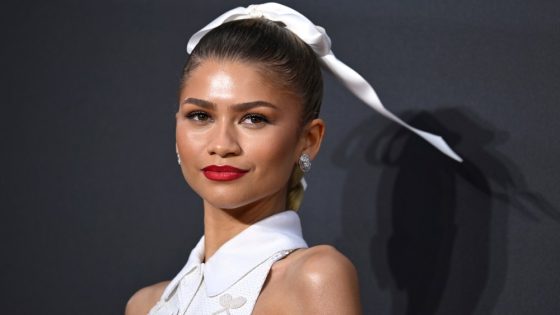 Zendaya Says Press Asking About Kissing Male Co-Stars Is ‘Very Odd’ – MASHAHER