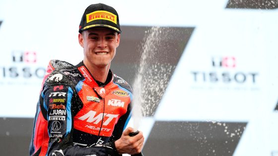 Moto GP racer accidentally tries to get on wrong bike in bizarre incident after crash – MASHAHER