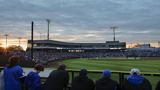 Kentucky gives record crowd reason to keep coming back for SEC baseball stretch run – MASHAHER