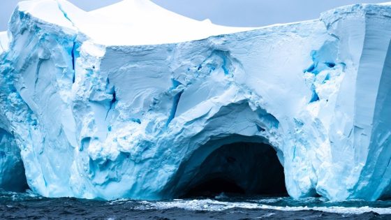 Antarctic ice shelf the size of France is shaking, could trigger big quake – MASHAHER