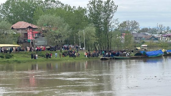 Several Missing After Boat Overturns In Srinagar, Rescue Ops Underway – MASHAHER