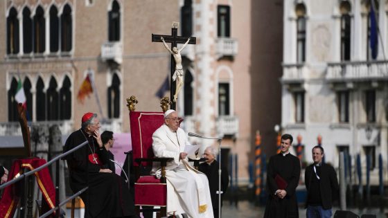 Pope Francis visits Venice in first trip outside of Rome in seven months – MASHAHER