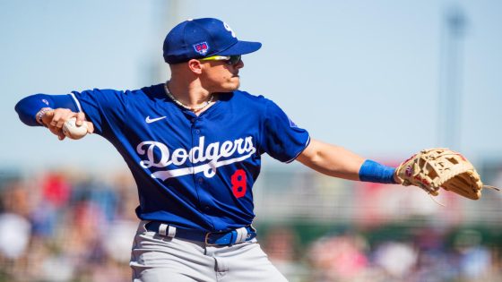 ESPN broadcast tips Dodgers pitches vs. Cardinals during in-game interview with Kiké Hernandez – MASHAHER