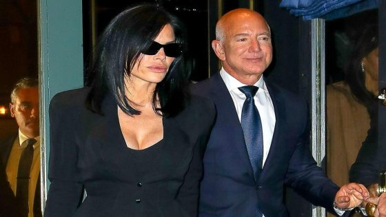 Jeff Bezos and Lauren Sánchez Hold Hands While Stepping Out for Dinner in N.Y.C. – MASHAHER