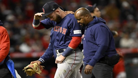 Red Sox SS Trevor Story getting 2nd opinion on dislocated shoulder after landing on IL – MASHAHER