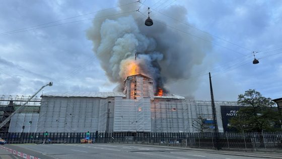 Fire rips through Old Stock Exchange building in Copenhagen as people try to rescue artwork – MASHAHER