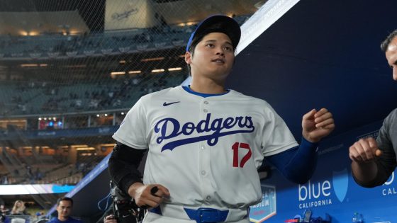 The Dodgers couldn’t even avoid drama with Shohei Ohtani’s 1st HR ball – MASHAHER