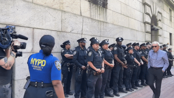 Police Officers Gather Outside Columbia University Ahead of Camp Evacuation Deadline – MASHAHER