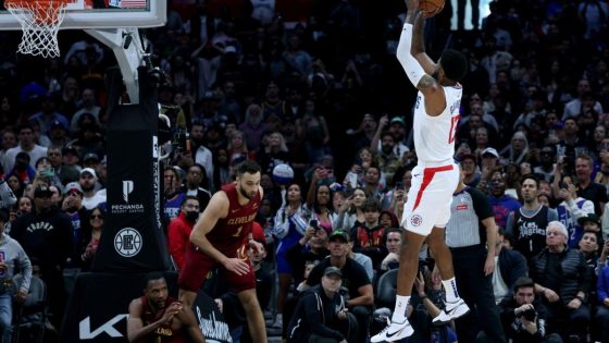 Watch Paul George hit game-winning shot, follow with game-saving block, Clippers top Cavaliers – MASHAHER