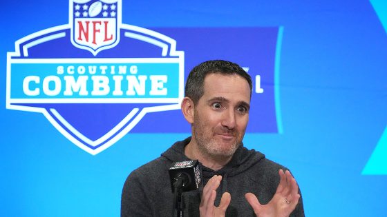 Eagles unload two 4th-round picks as Howie Roseman continues draft weekend draft shuffle – MASHAHER