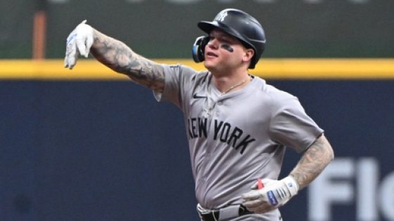 Yankees hit four home runs in wire-to-wire win over Brewers, 15-3 – MASHAHER