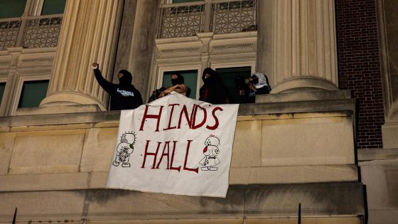 Columbia protesters storm Hamilton Hall — a building demonstrators occupied during 1968 anti-Vietnam war protests – MASHAHER